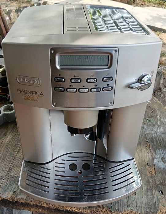 DeLonghi Magnifica, expresor cu râșniță, cafea, capucino, spumare lapte