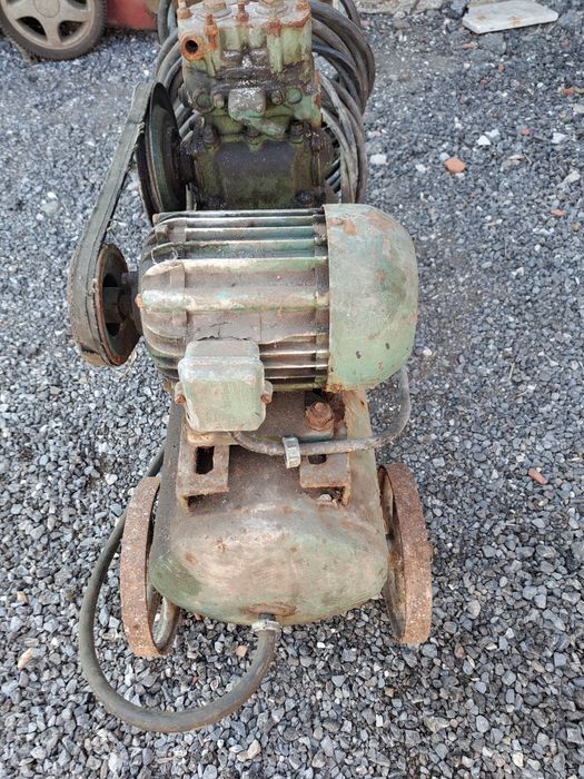 Компресор трифазен