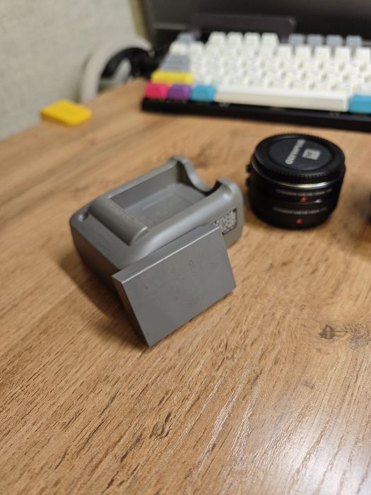 Фотокамера Olympus OM-D E-M10 с набором объективов