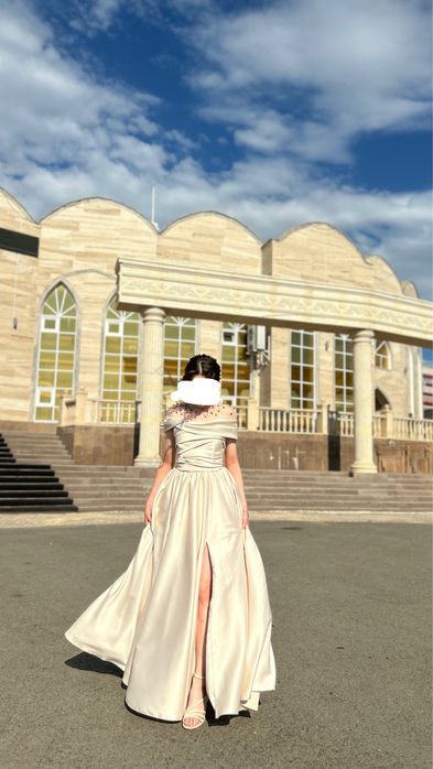 Вечернее платье