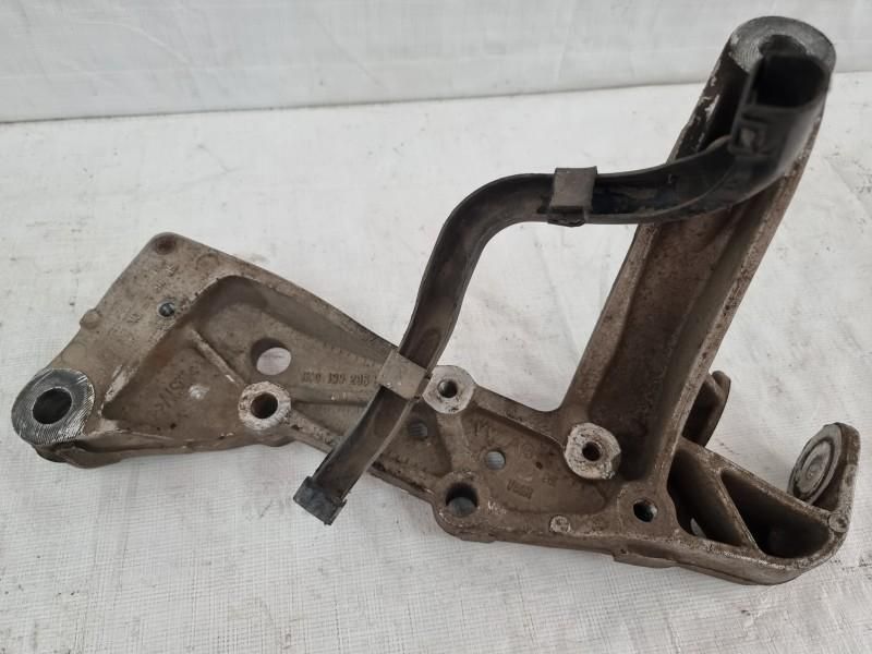 Suport brat trapez stanga fata Volkswagen Golf 5 (2004-2009) 2.0 tdi; 1.4 tsi CAXA 1K0199295E