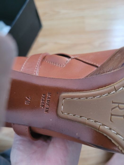 Ботильоны, Италия