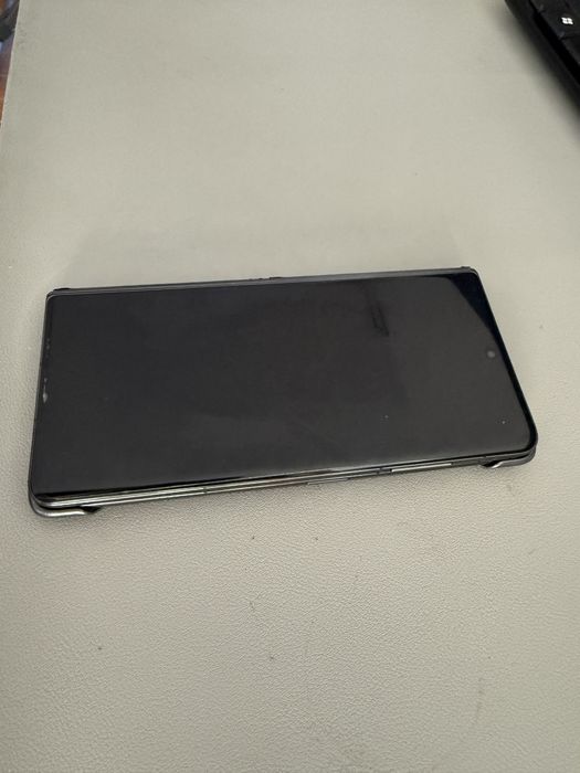 Honor Magic v2 в отоичном состоянии