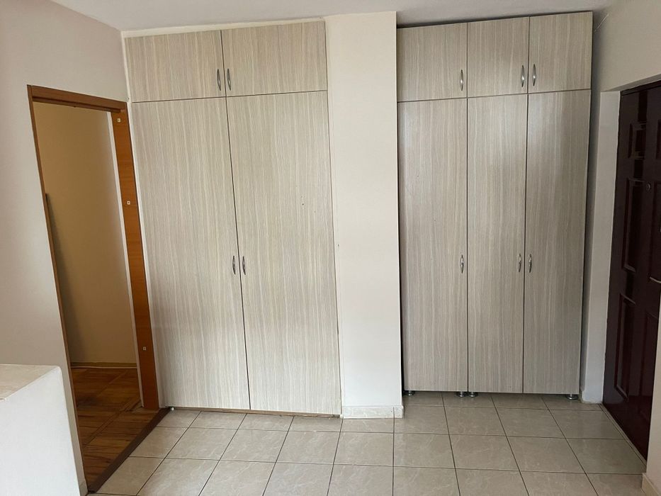 Inchiriez apartament cu 3 camere