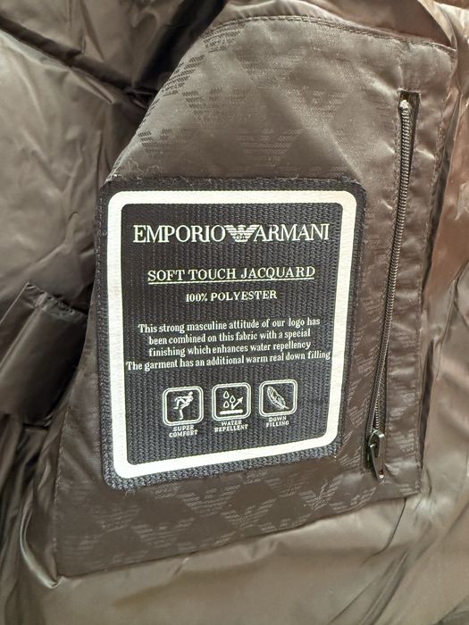 Geaca iarna Emporio Armani marimea M 48