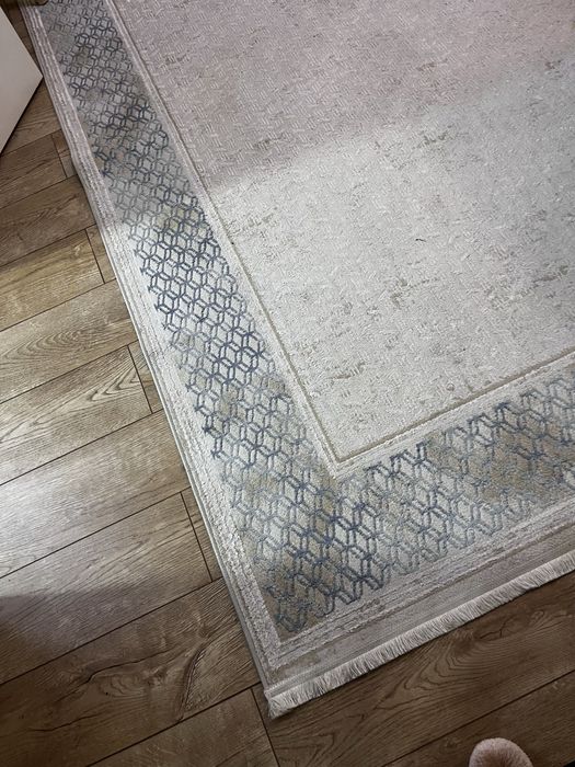 Продам ковер Б/У