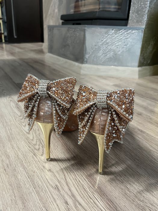 Розови токчета, 40 номер