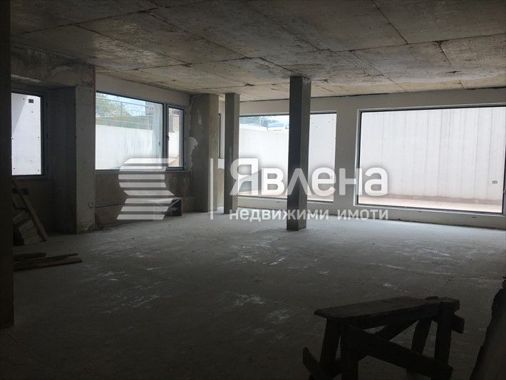 Продава се Магазин в Варна, Бриз - 355 кв.м за 1564 €/кв.м - Снимка #1