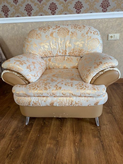 Продам кресло 2 шт.