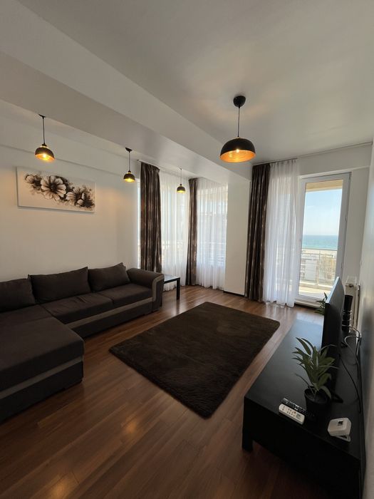 Proprietar vand apartament Summerland