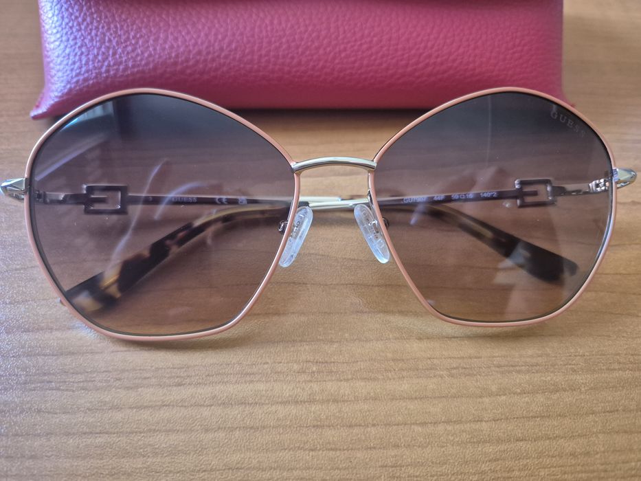 Дамски слънчеви очила Guess