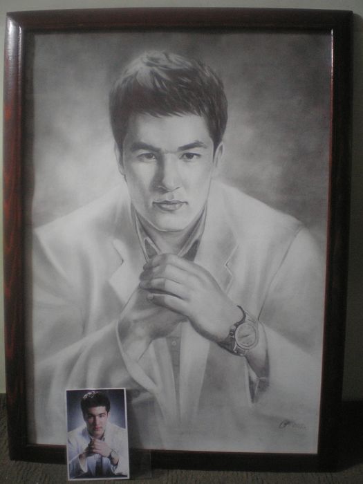 Rassom.Sovg'aga va esdalikka fotodan rasm chizdiring.