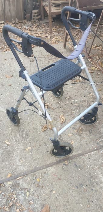 Rolator de mers cu 4 roti, frana, scaun pliabil