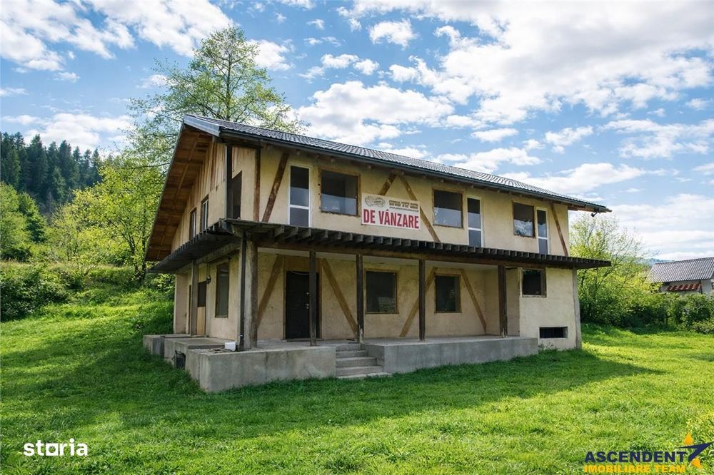 FILM! Constructie rustica tip Casa Verde, cu parau si panorama impresi