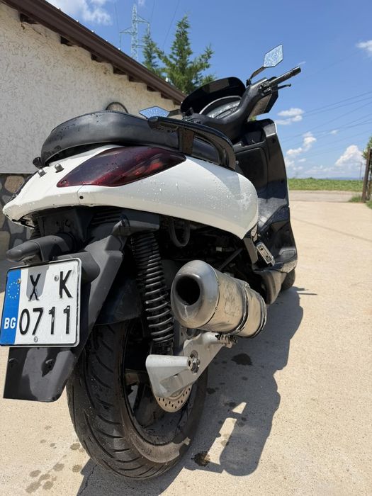 Продавам ЯМАХА Х-МАХ 125 2009г Всичко по мотора е прегледано нова боя
