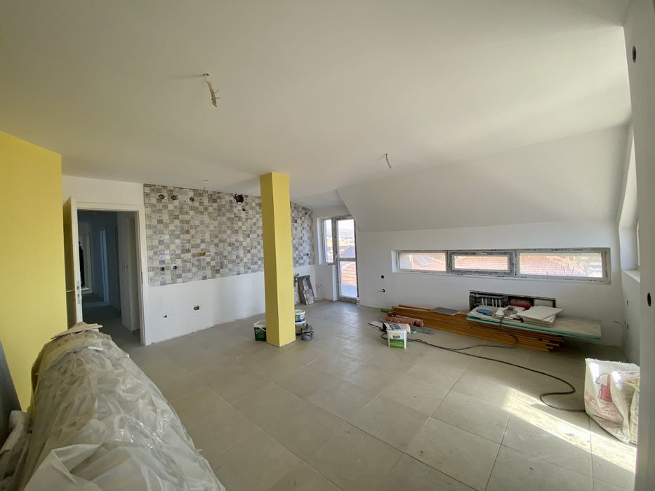 Продава се Четиристаен апартамент в Разлог - 110 кв.м за 863 €/кв.м - Снимка #9