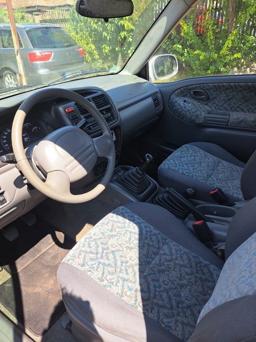 Vând Suzuki grand vitara 2.0 benzină