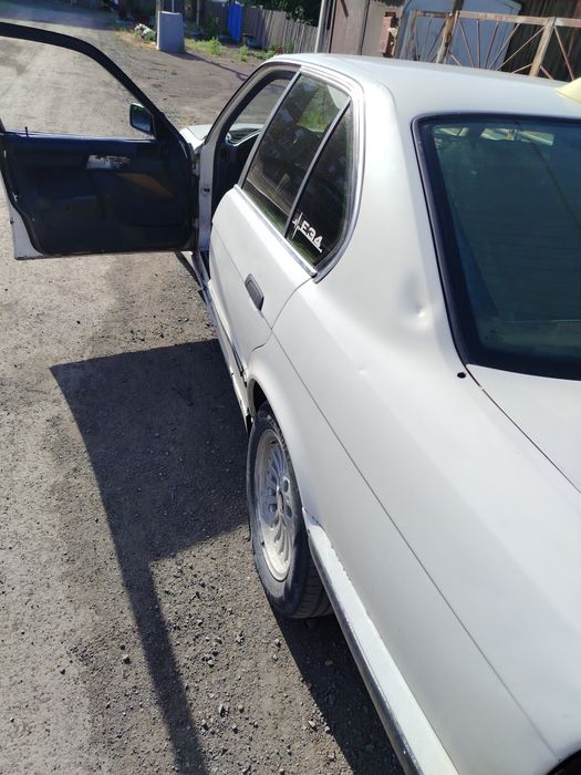 Продам автомобиль BMW 520