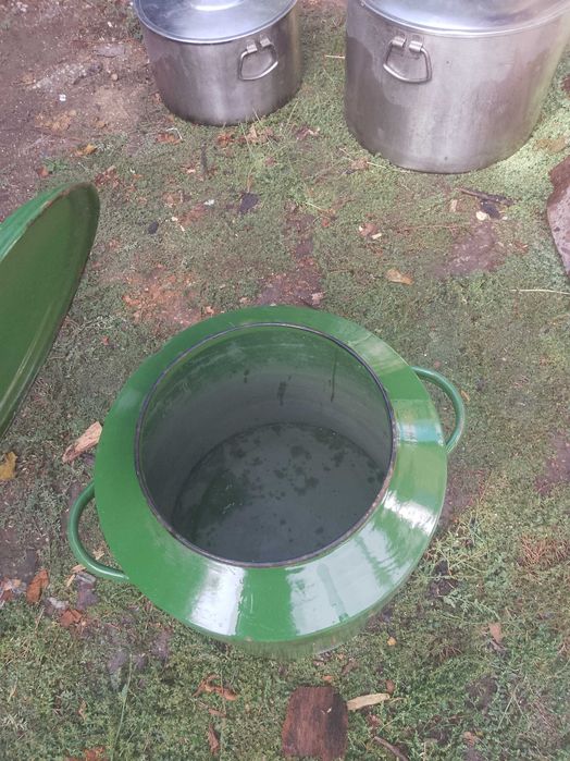 Продавам емайлиран казан 50л.