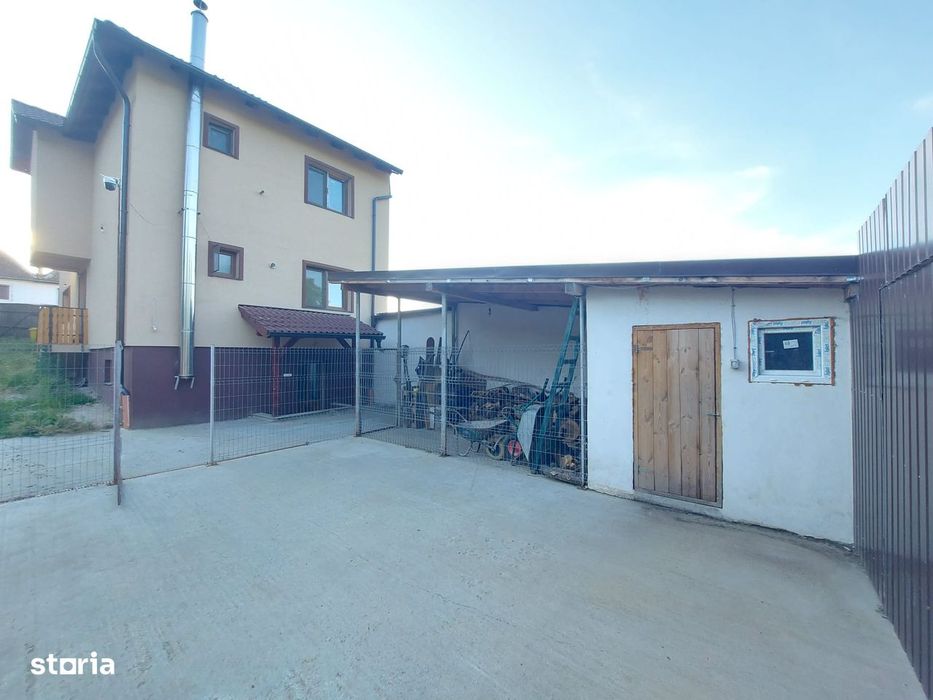 Casa individuală nouă 133 mp, pivniță de 38 mp și teren de 710 mp