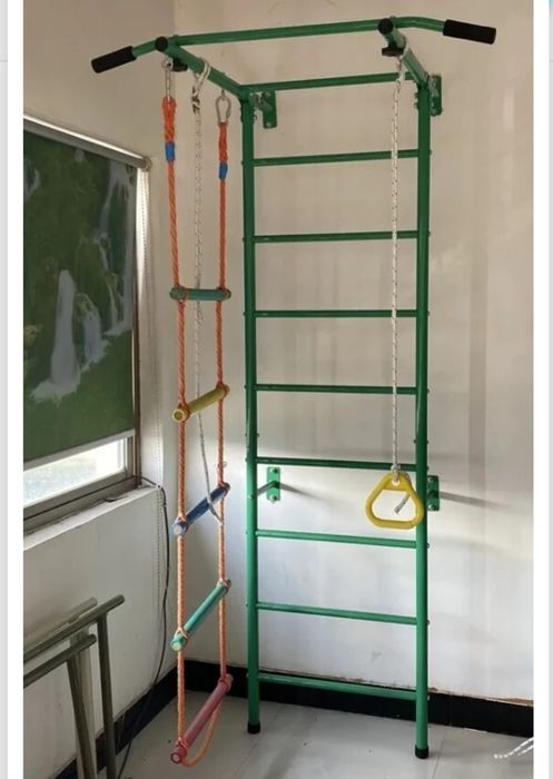 Детска шведска стена