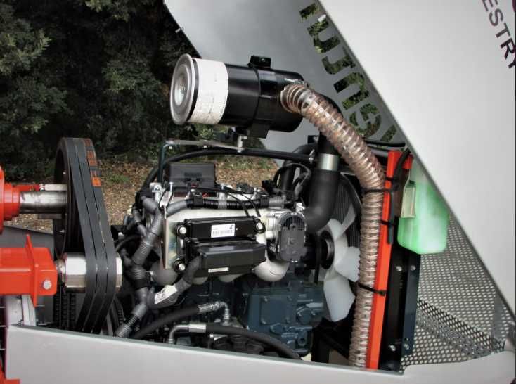 Tocator PROFESIONAL de lemn si crengi cu motor pe benzina 57 cai