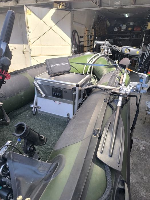 . Комплект лодка с колесар