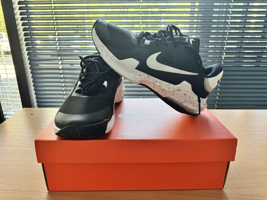 Кроссовки Nike Impact