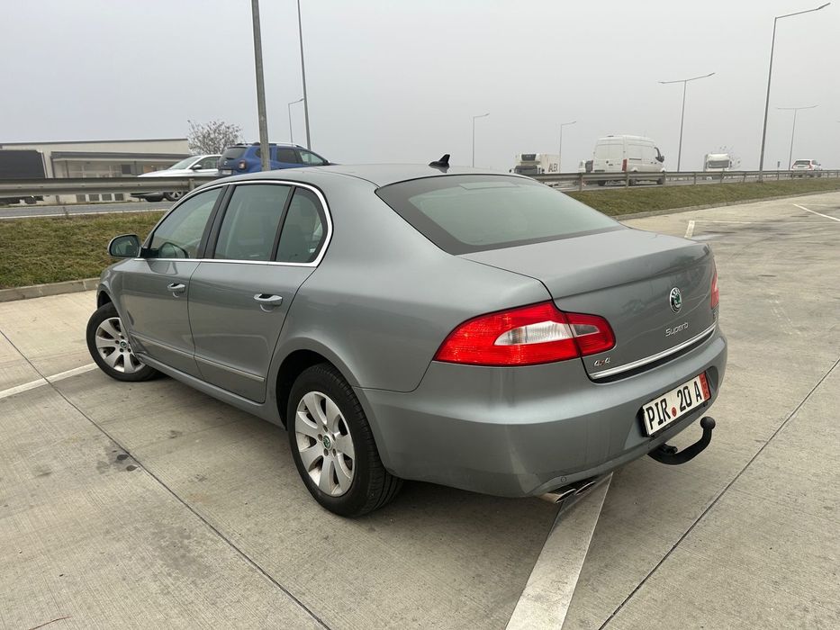Skoda Superb 2.0 TDI 2013 automată klima bi-xenon pilot