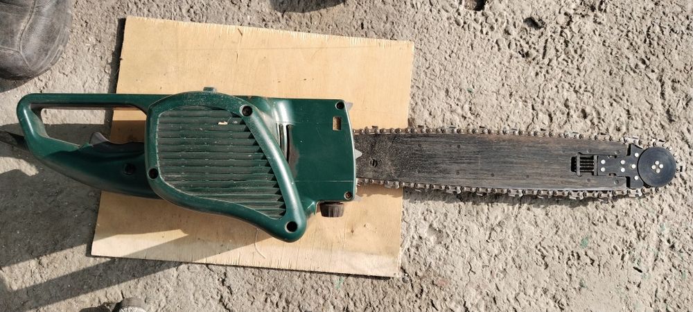 Электропила на цепи