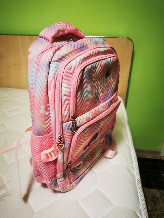 Vând ghiozdan cu Stitch