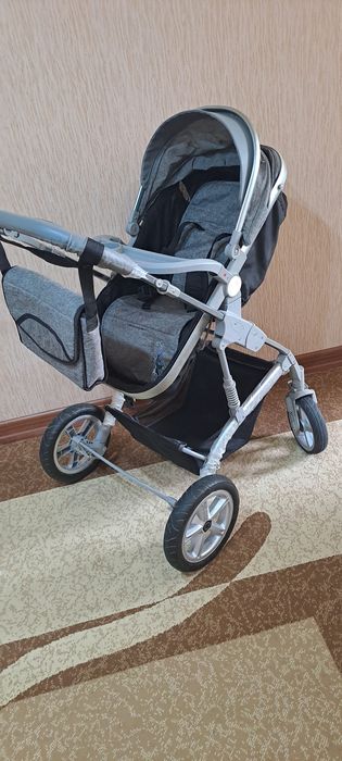 Детская коляска в отличном состоянии
