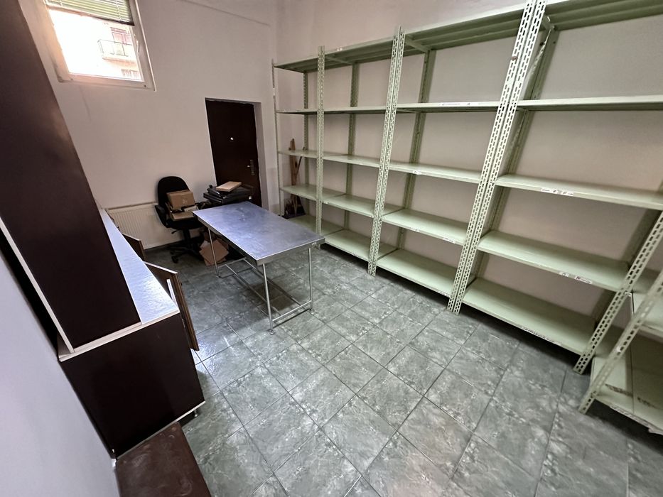 Ofer spre inchiriere spatiu comercial / Micro 16 / Str Lalelei