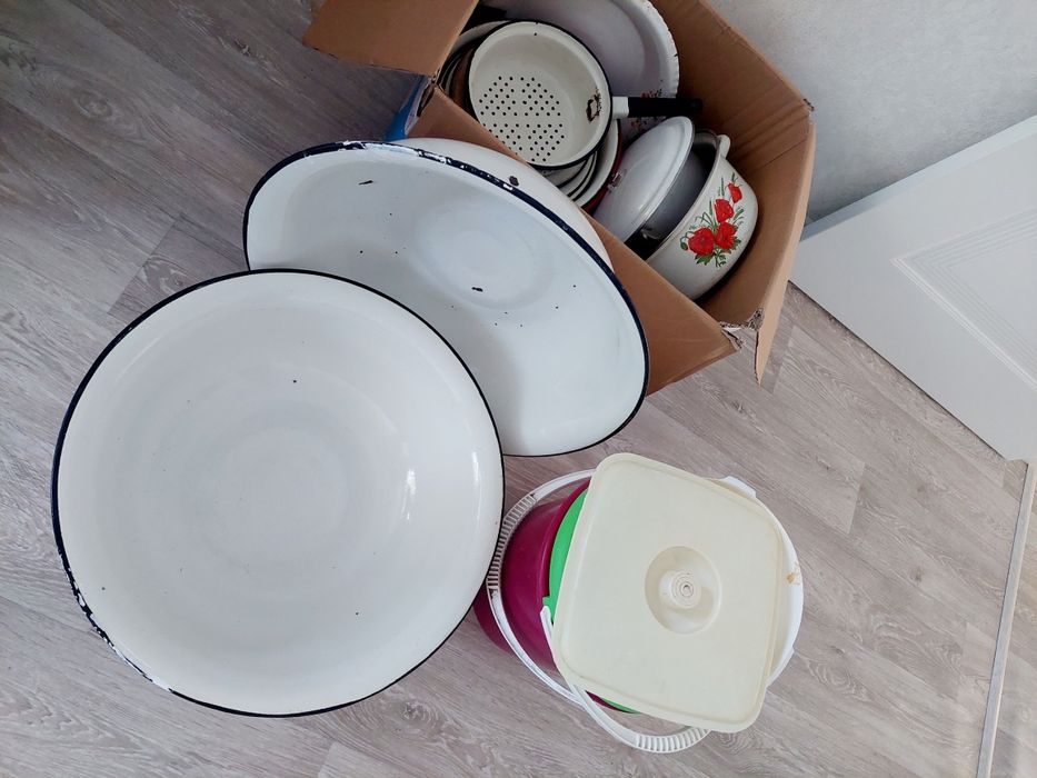 Кухонная посуда в кафе,на дачу...