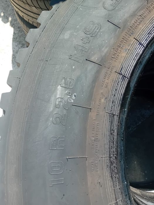 4 anvelope   10 R 22.5 (M+S) Continental
