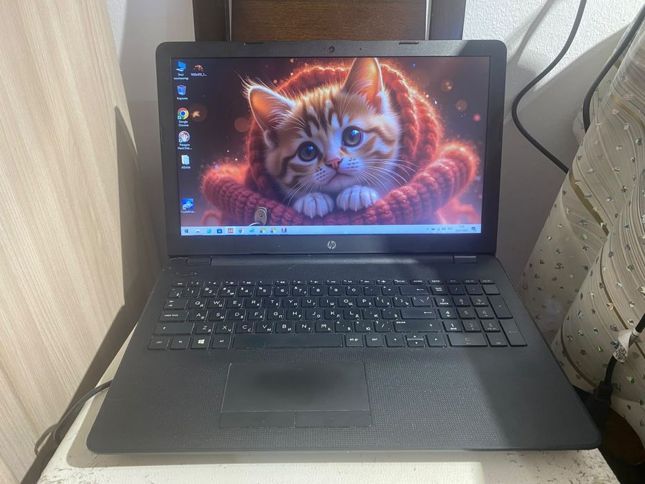 HP intel core i3-6006U/HD520 graphics