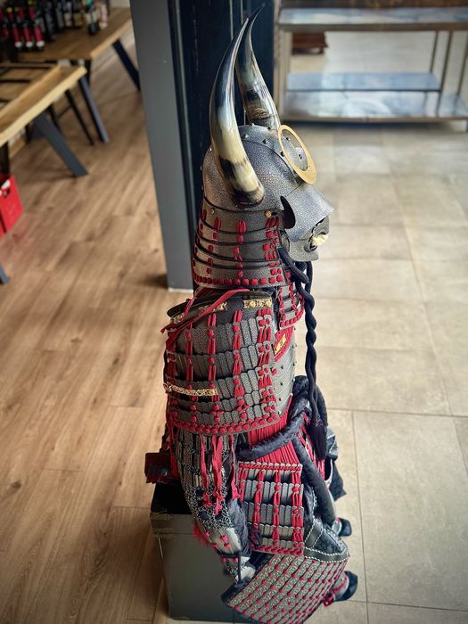 Самурайска броня – ръчно изработен, колекционерски модел от Япония