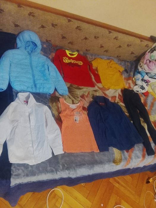 Donez hăinuțe băiețel 6 ani