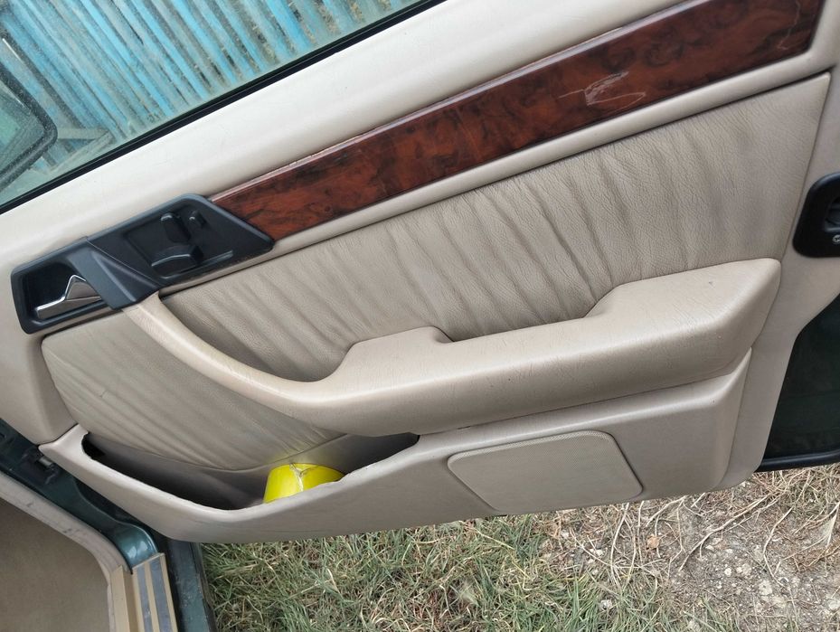 Продам мерс W124 японец 1993 г