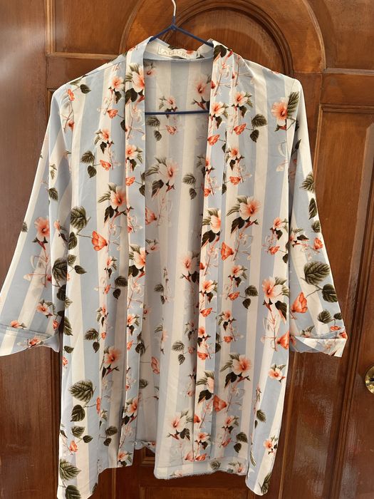 Много летних платьев. Все по 1000,