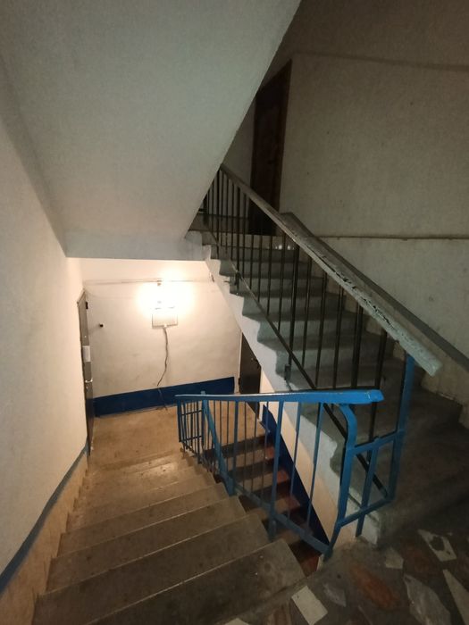 2х комн 3 эт + гараж центр Метроном