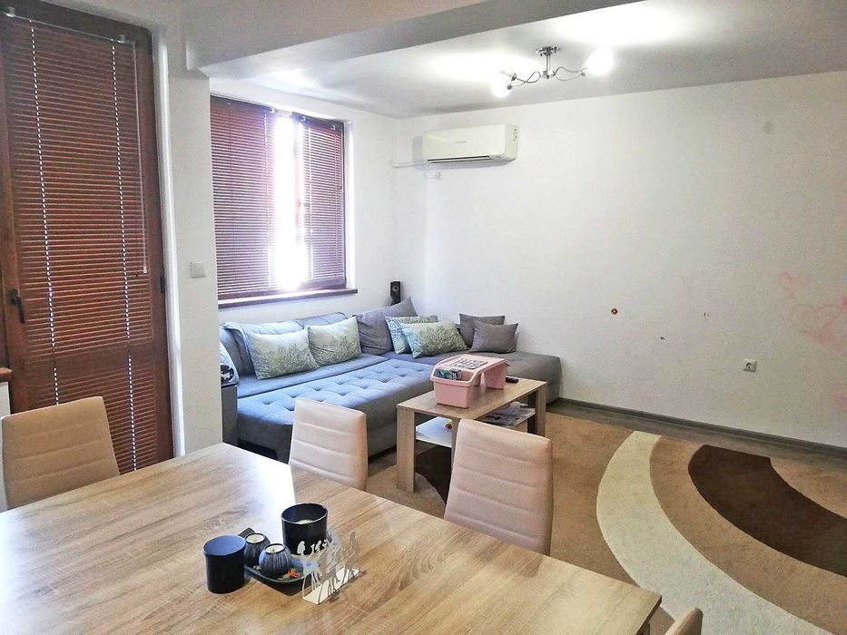 Продава се Тристаен апартамент в Казанлък - 109 кв.м за 1685 €/кв.м - Снимка #2