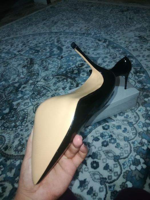 Абсолютно новые чёрные лодочки