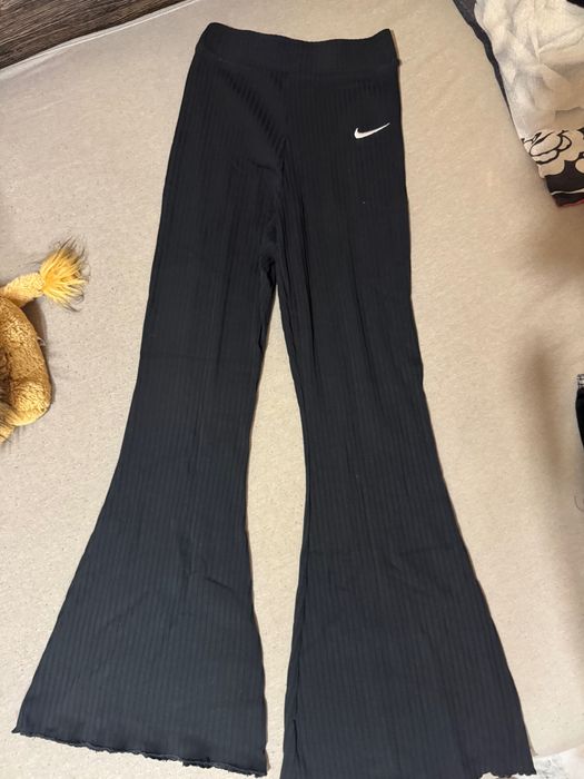 Дамски дрехи найк