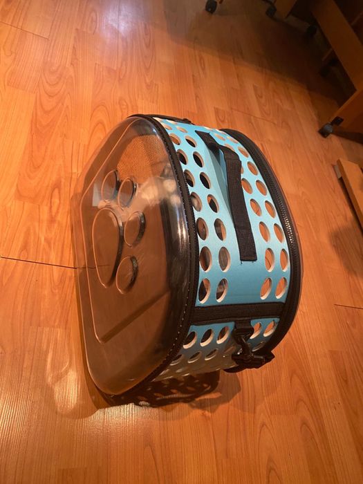 Genta de transport pentru pisici