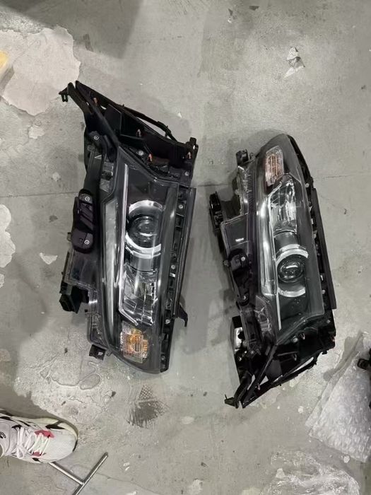 Фара левая и правая Prado 150