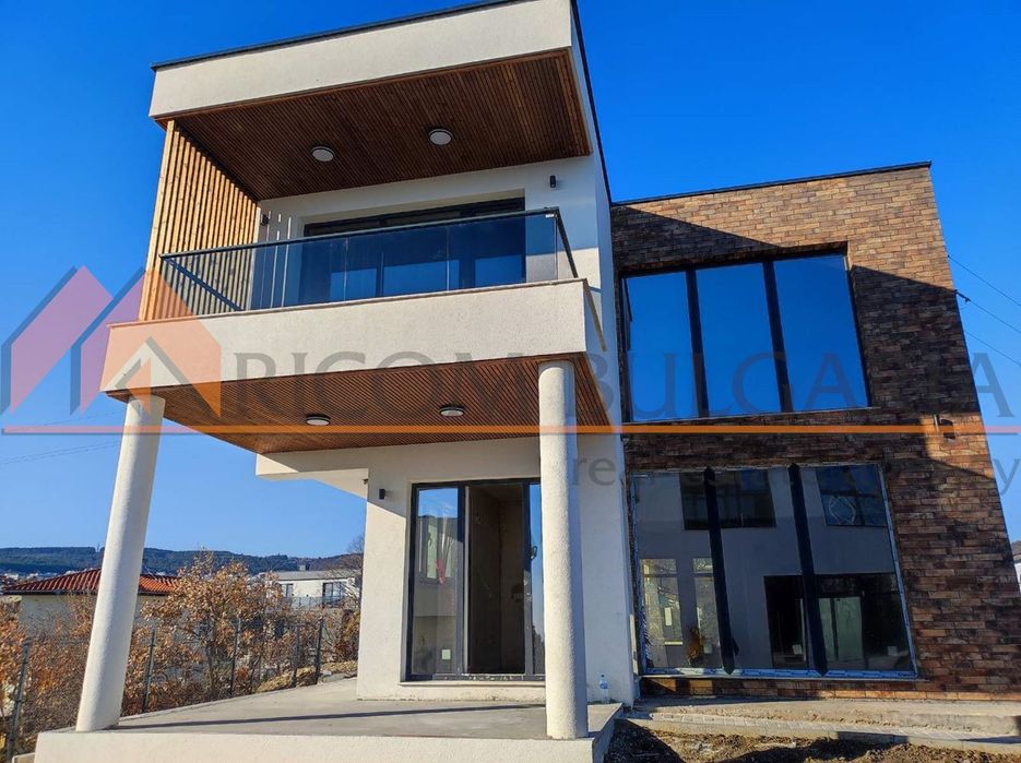 Къща в Варна-Виница площ 256