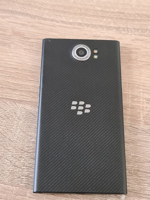 Blackberry priv 3gb ram ( slyde)