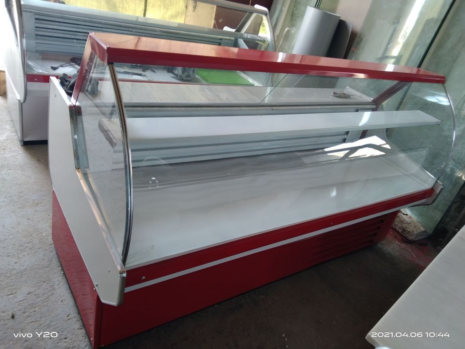 Витрина холодильник