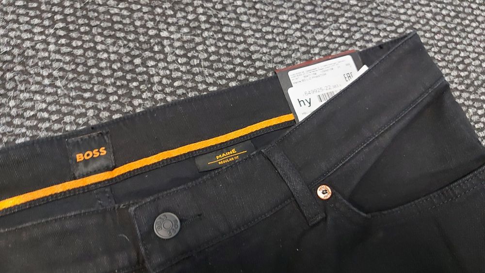 Boss дънки нови 38/30